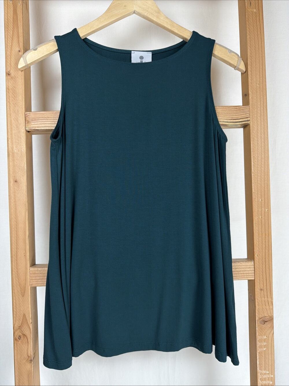 NWT Inoah Green Sleeveless Round Neck Tank Top #0874 XS USA